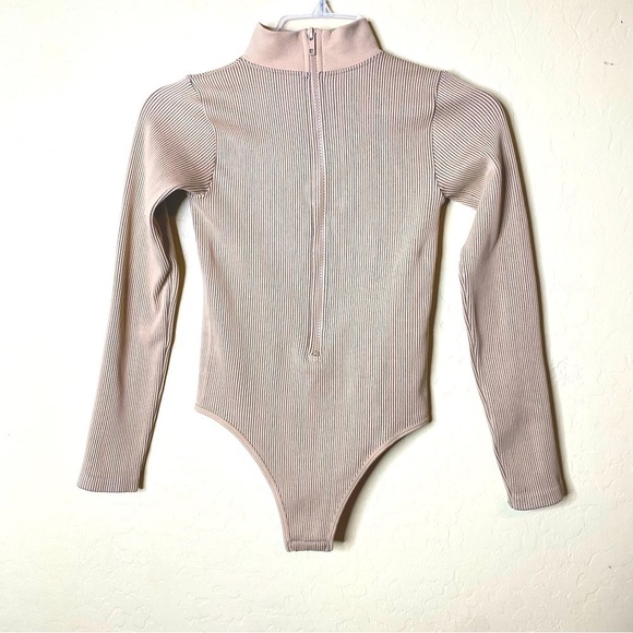 Pretty Little Thing Ribbed Long Sleeve Bodysuit Size S - Picture 8 of 14
